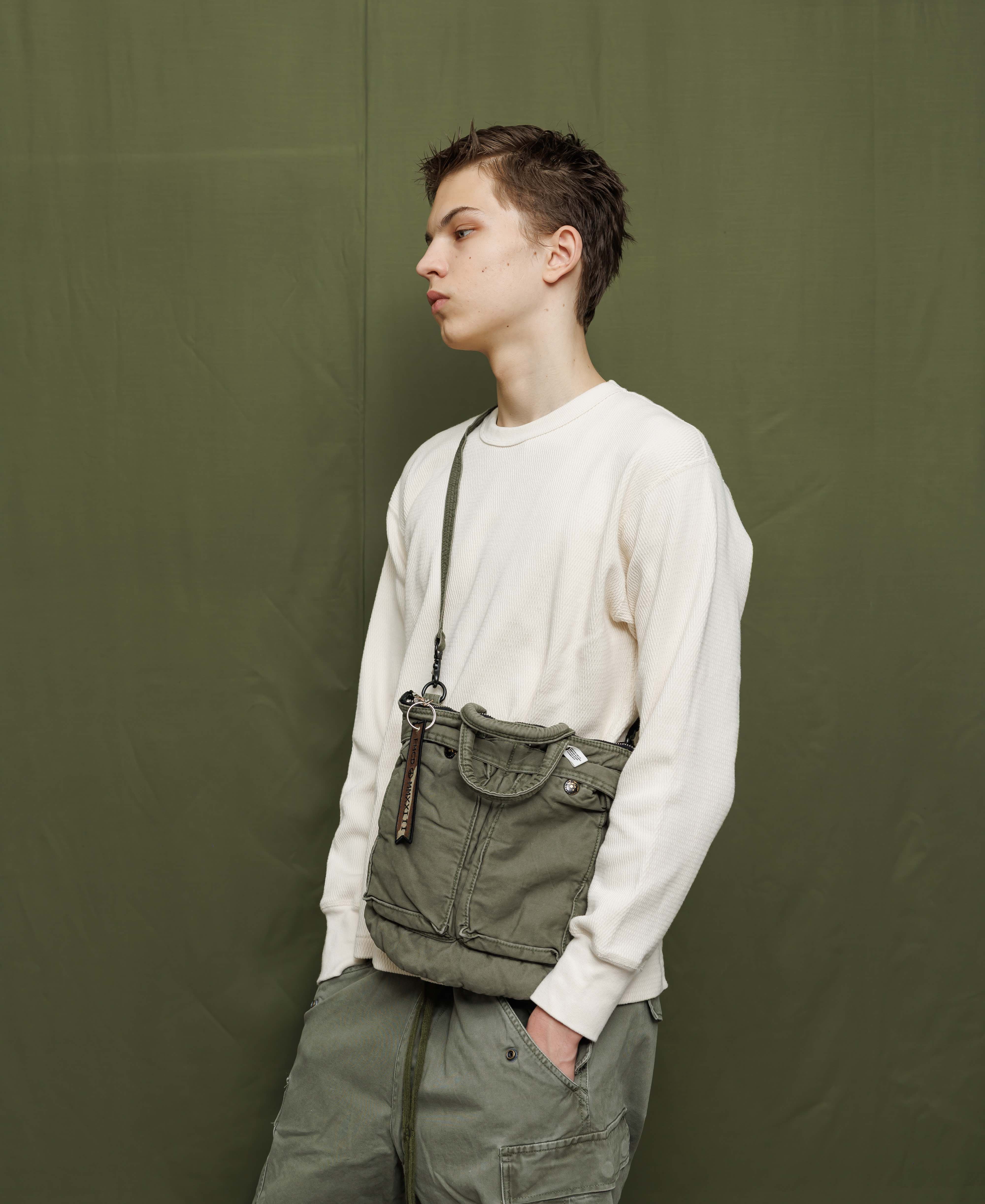 サンフェイドウォッシュ ミニヘルメットバッグ | オリーブドラブ